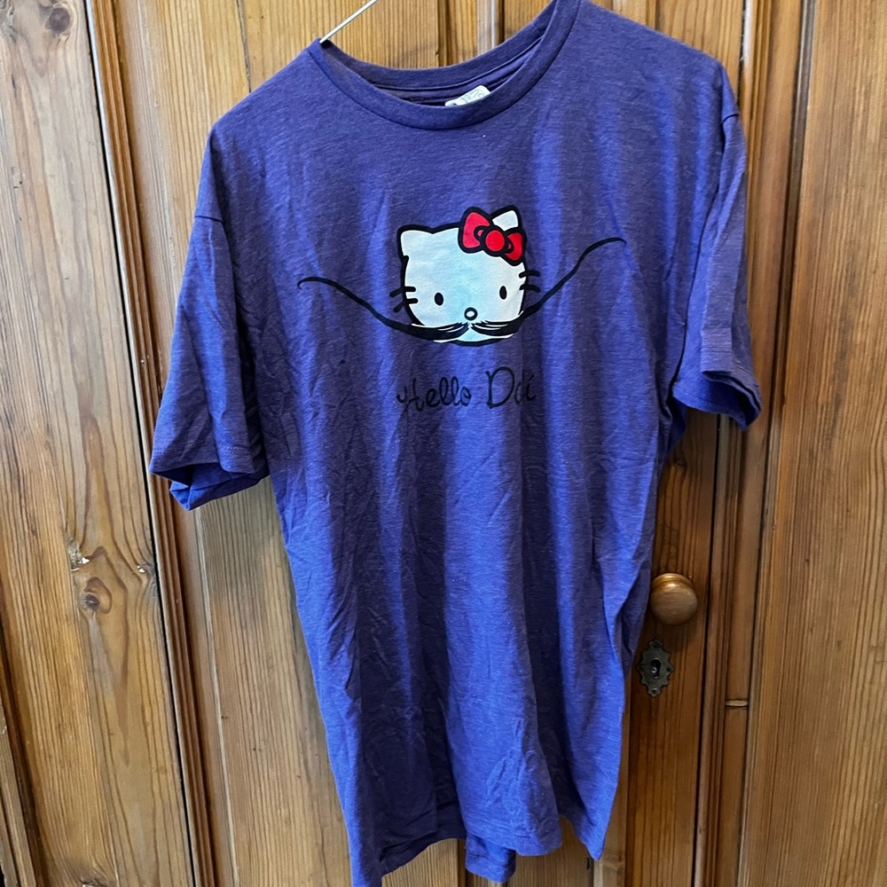 Hello Dali tshirt. Size L.
